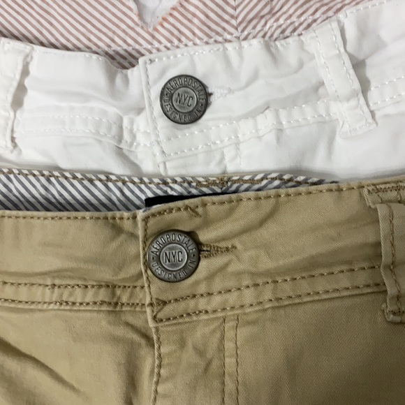 Lot (2) white and khaki Aeropostale shorts - Picture 8 of 8